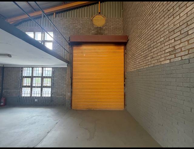 136M² WAREHOUSE TO LET IN HALFWAY HOUSE